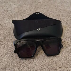 Diff Eyewear Black Square Sunglasses